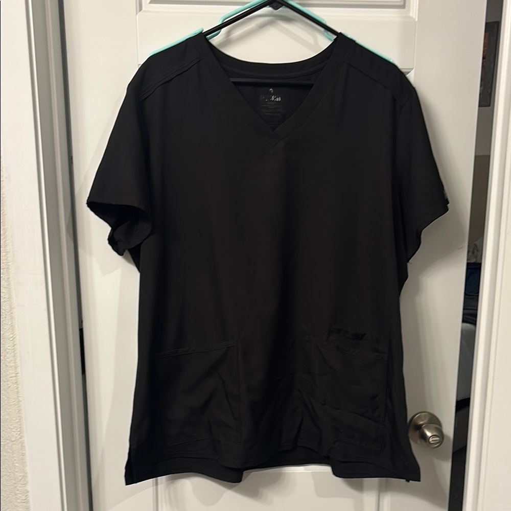 Med Couture Black Relaxed Short Sleeve Scrub Top